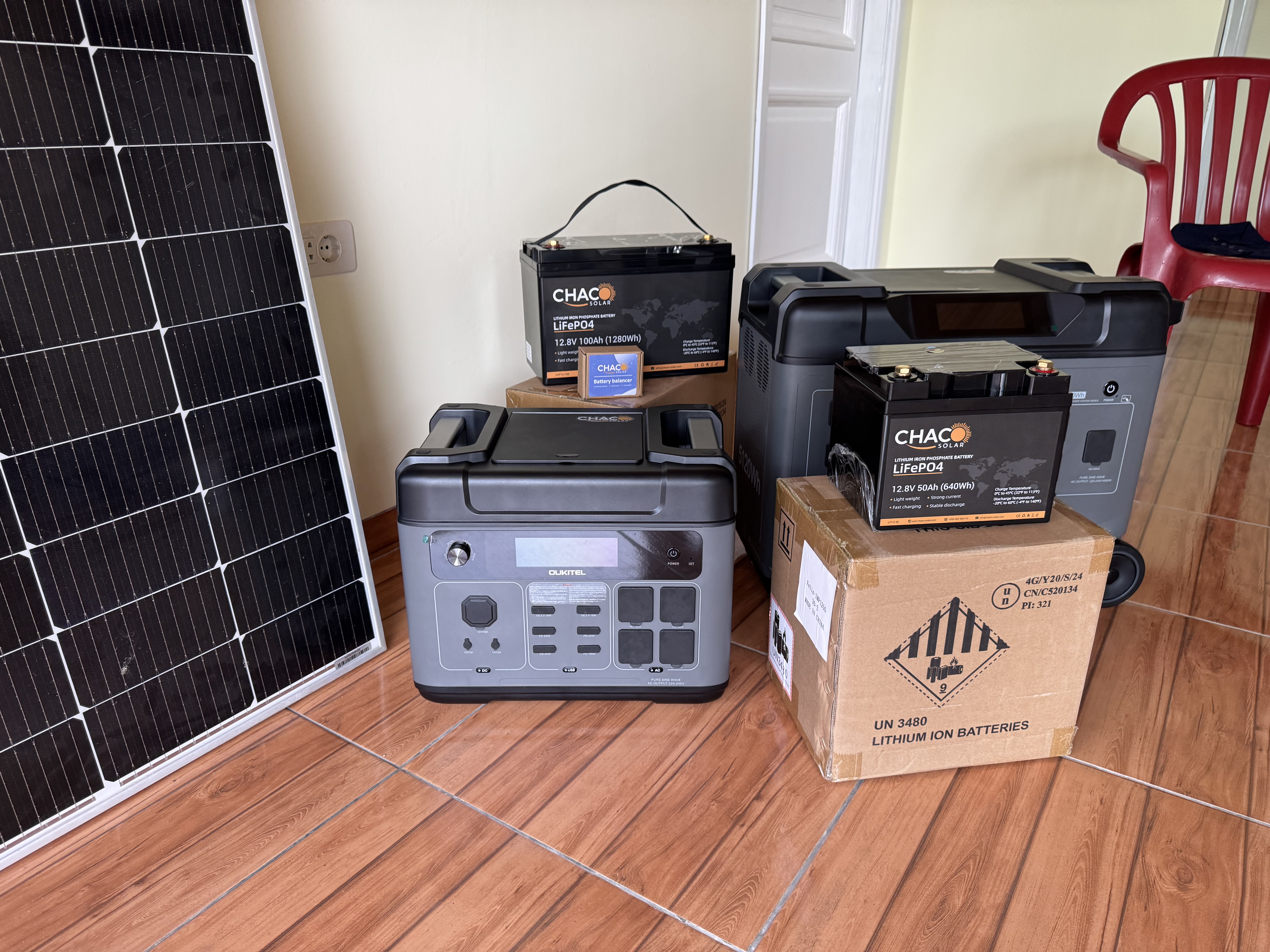 Oukitel Powerstations und Chaco Solar LiFePO4-Batterien