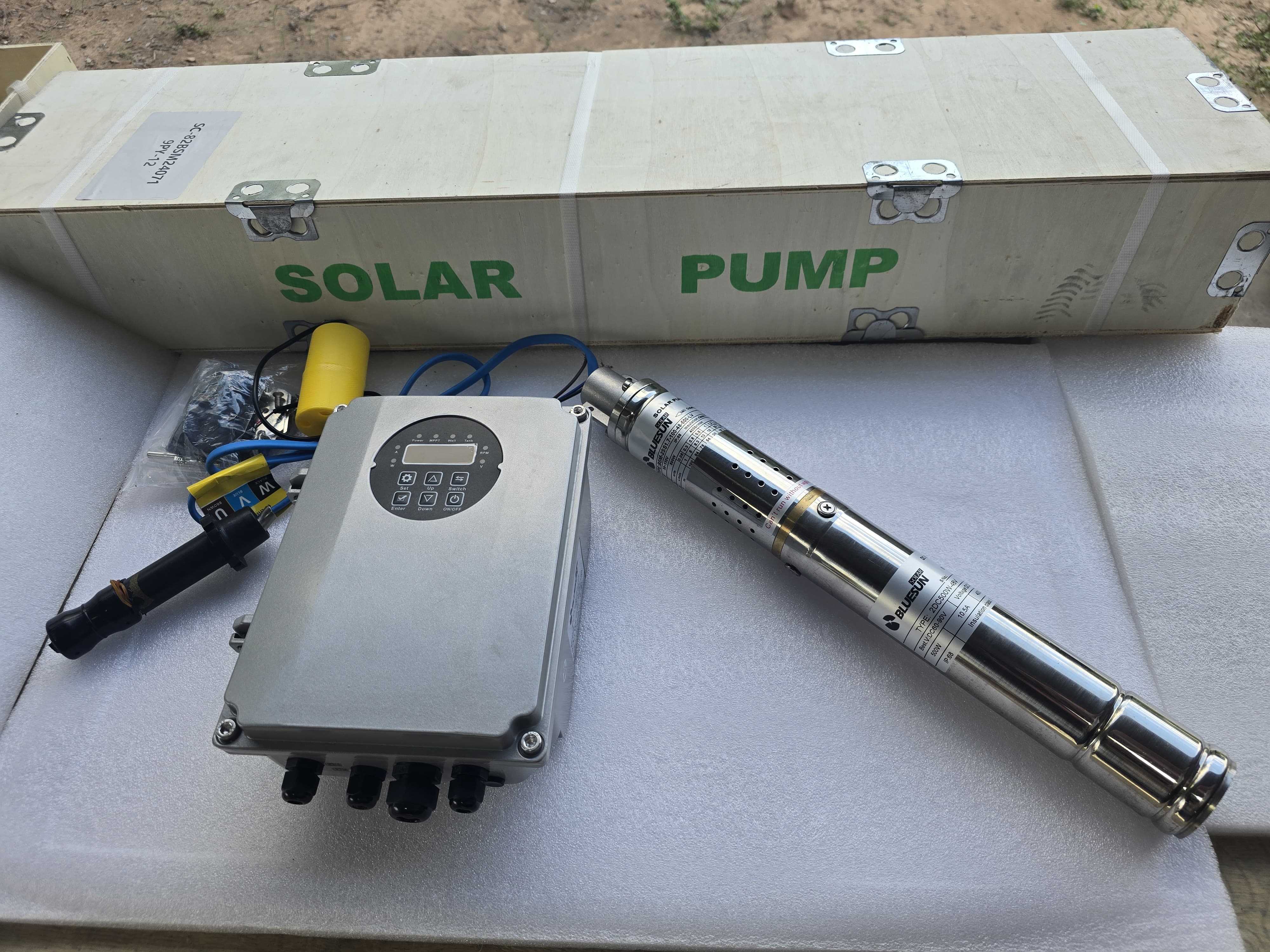 Bomba solar con controlador – hasta 20.000 litros por día